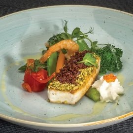 Butterfish in crusta de fistic si bacon si spuma de creveti Butterfish in crusta de fistic si bacon si spuma de creveti