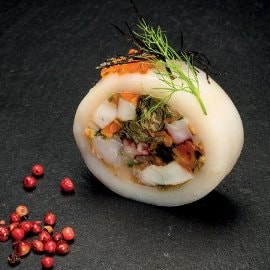 Calamar umplut cu fructe de mare