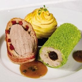 Muschiulet de porc cu chorizo, Pomme Duchesse si sos de piper verde Muschiulet de porc cu chorizo, Pomme Duchesse si sos de piper verde