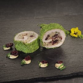 Rulada de curcan cu merisoare Rulada de curcan cu merisoare