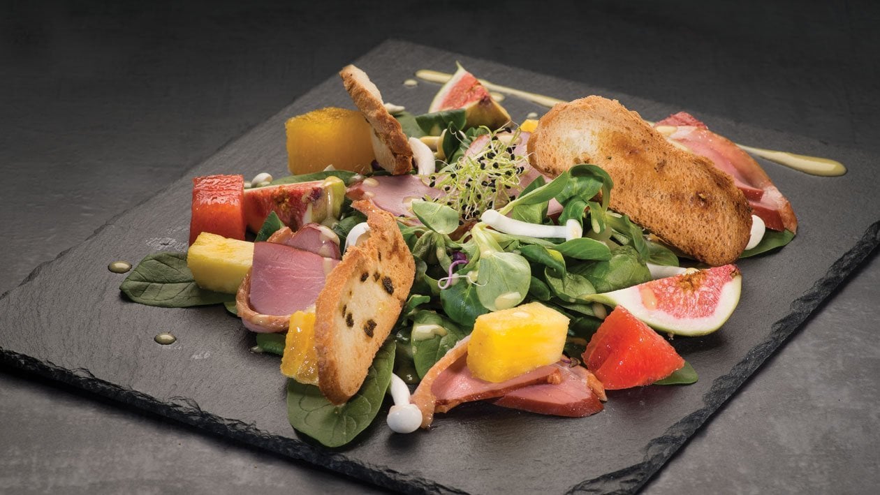 Salata Monaco cu pastrama de rata si citrice – - Reţetă