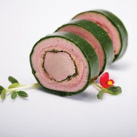 Rulada de porc in mantie de verdeturi Rulada de porc in mantie de verdeturi