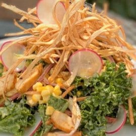 Salata de pui cu kale Salata de pui cu kale