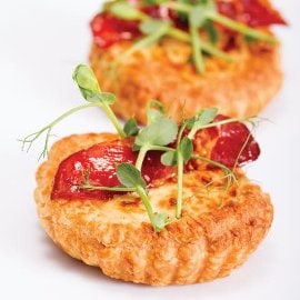 Tarta de crema de telina, parmezan si germeni de mazare Tarta de crema de telina, parmezan si germeni de mazare