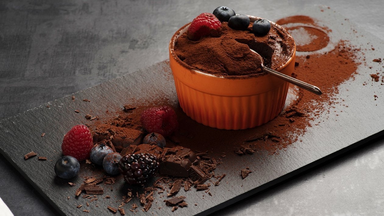 Mousse de ciocolata cu fulgi de chili si sare neagra – - Reţetă