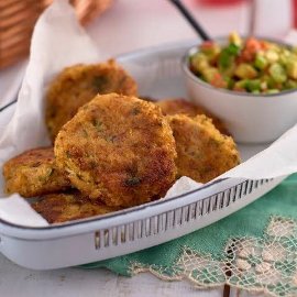 Chiftele din carne de crab si peste cu sos de avocado picant