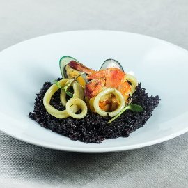 Orez negru cu fructe de mare Orez negru cu fructe de mare