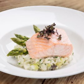 Somon gatit la aburi si risotto de sparanghel Somon gatit la aburi si risotto de sparanghel