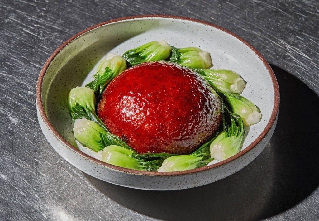 Piept de porc gătit la abur cu frunze de muștar conservate – - Reţetă