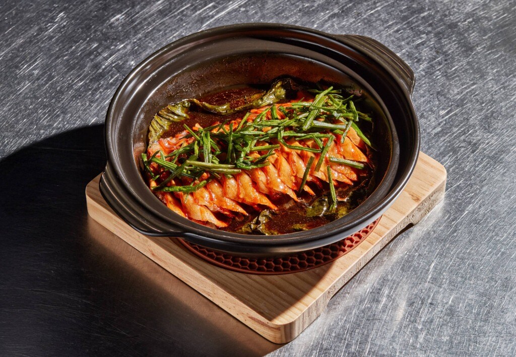 Taro crocant și piept de porc cu crustă de ceapă verde – - Reţetă