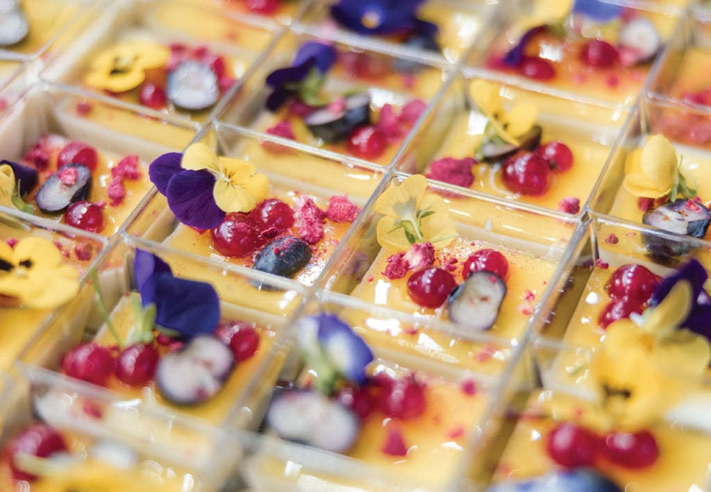 Panna Cotta cu lapte de cocos, fructe de pădure și sos de citrice – - Reţetă