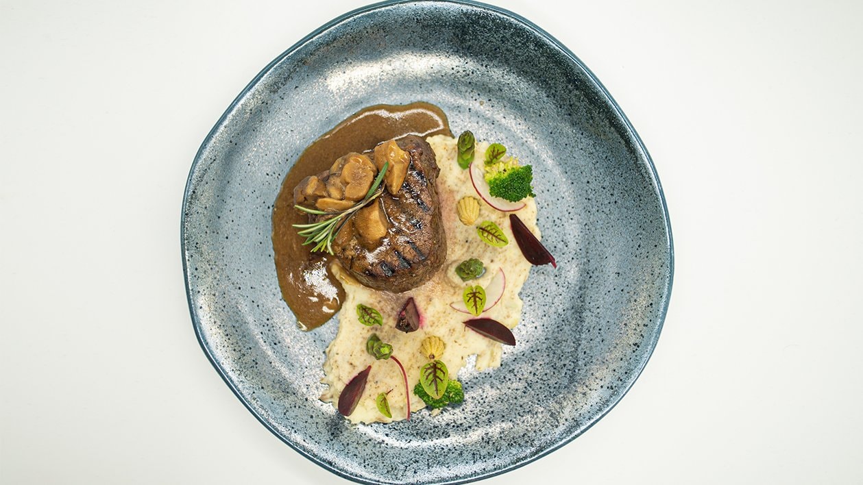Modern tenderloin con porcini (muschi de vita cu hribi) – - Reţetă