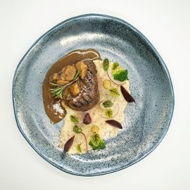 Modern tenderloin con porcini (muschi de vita cu hribi)