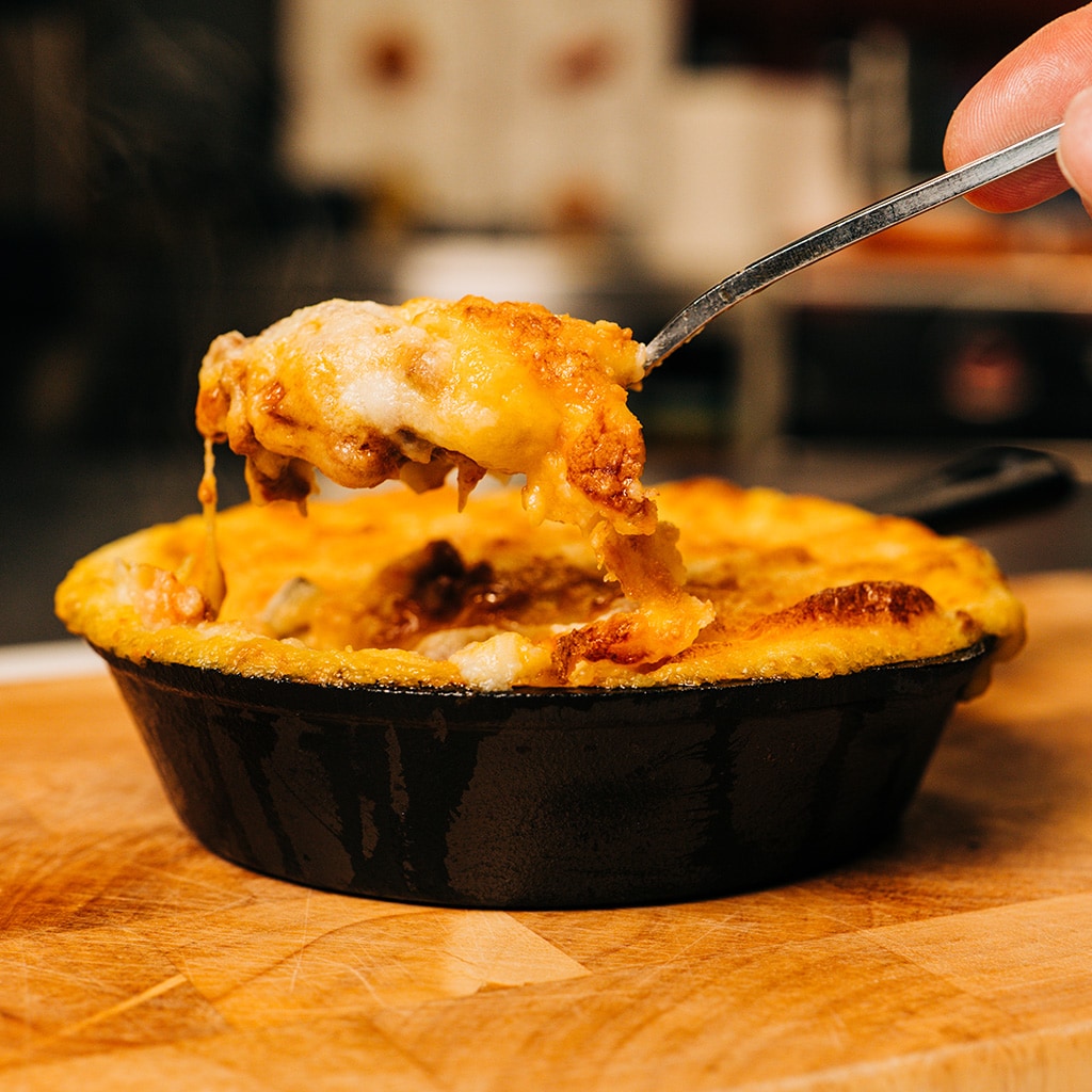 Musaca cu piure de cartofi, dovlecei si ragu de vita Musaca cu piure de cartofi, dovlecei si ragu de vita