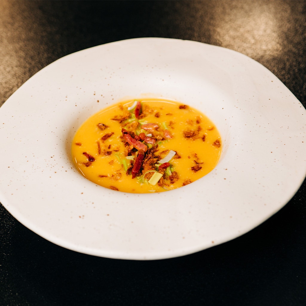 Supa crema de cartofi cu praz si bacon crocant Supa crema de cartofi cu praz si bacon crocant