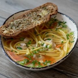 Supa de pui cu taitei Supa de pui cu taitei