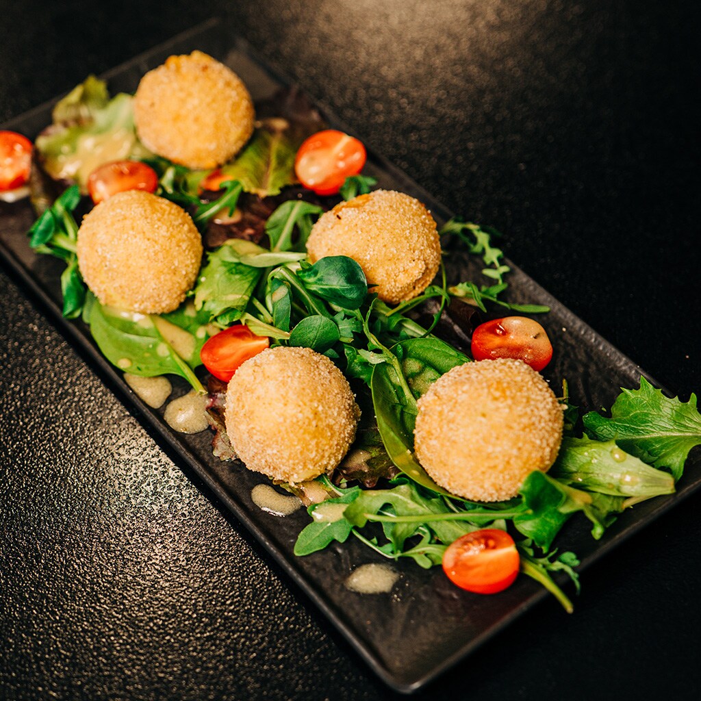 Crochete de cartofi cu branza cheddar Crochete de cartofi cu branza cheddar