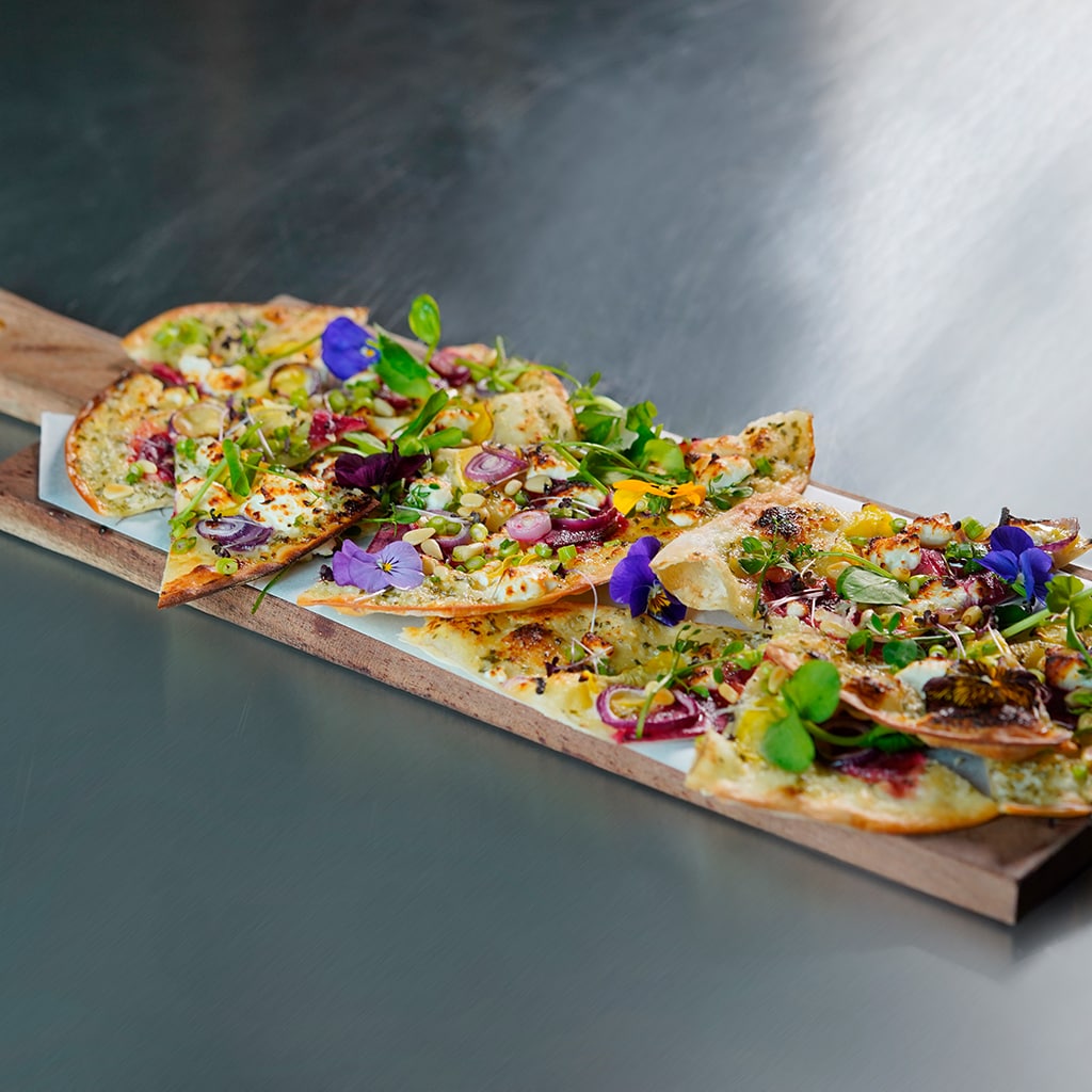 Flammkuchen cu Ardei Gras si Branza de Capra