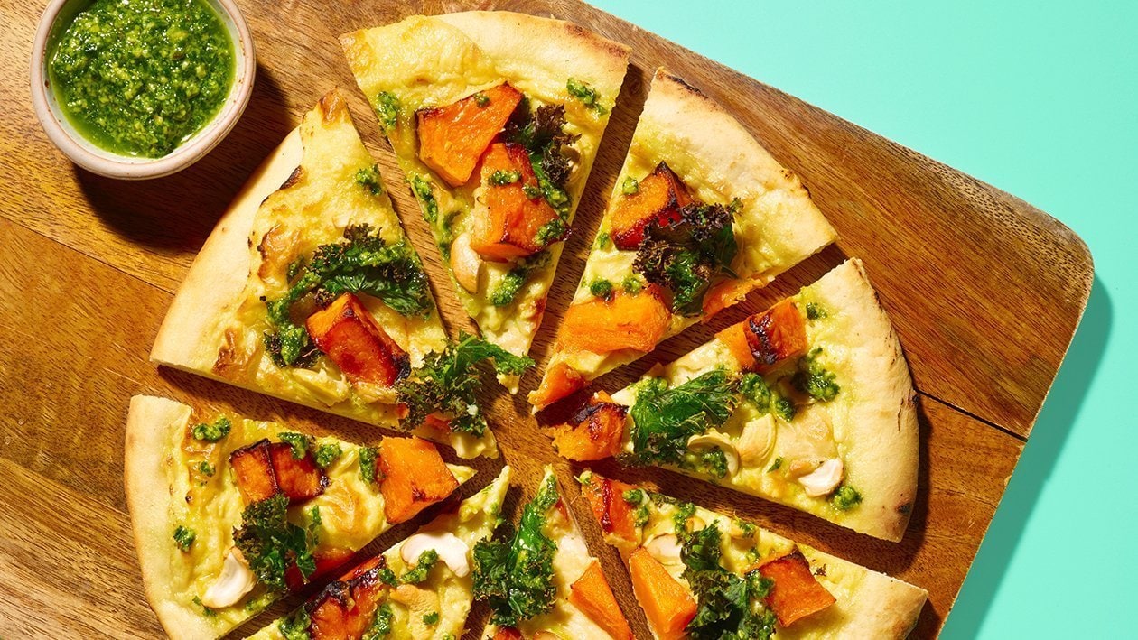 Pizza Bianca - Dovleac copt, pesto cu kale si caju – - Reţetă