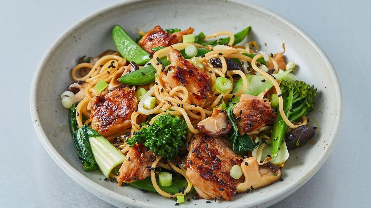Taitei NoChicken la wok – - Reţetă