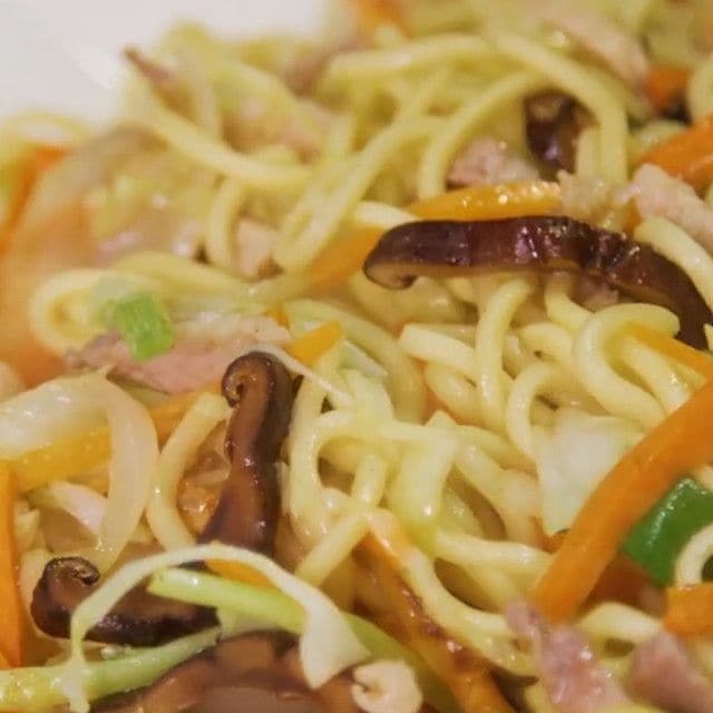 Taitei taiwanezi prajiti cu legume