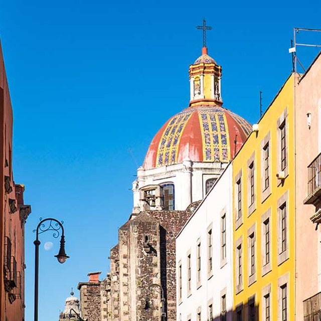 Bucataria plina de culoare din Mexico City