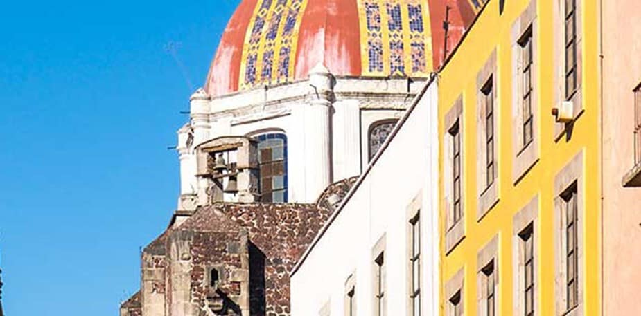 Bucataria plina de culoare din Mexico City