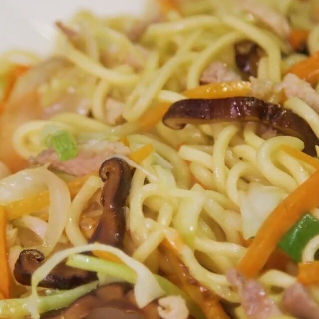 Taitei taiwanezi prajiti cu legume