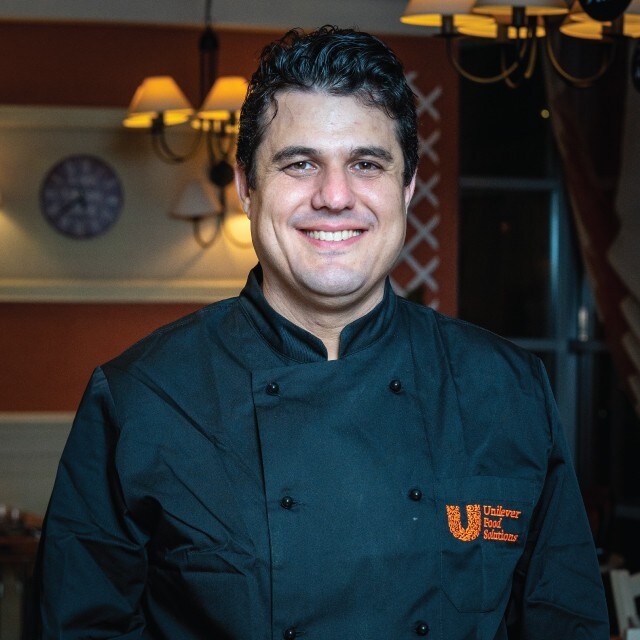 Chef Marian Manta, Hotel Ibis, Bucuresti Chef Marian Manta, Hotel Ibis, Bucuresti