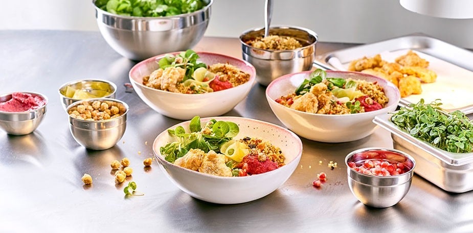 Preparatele pe baza de plante, inclusiv pentru consumatorii de carne, sunt acum in tendinte.