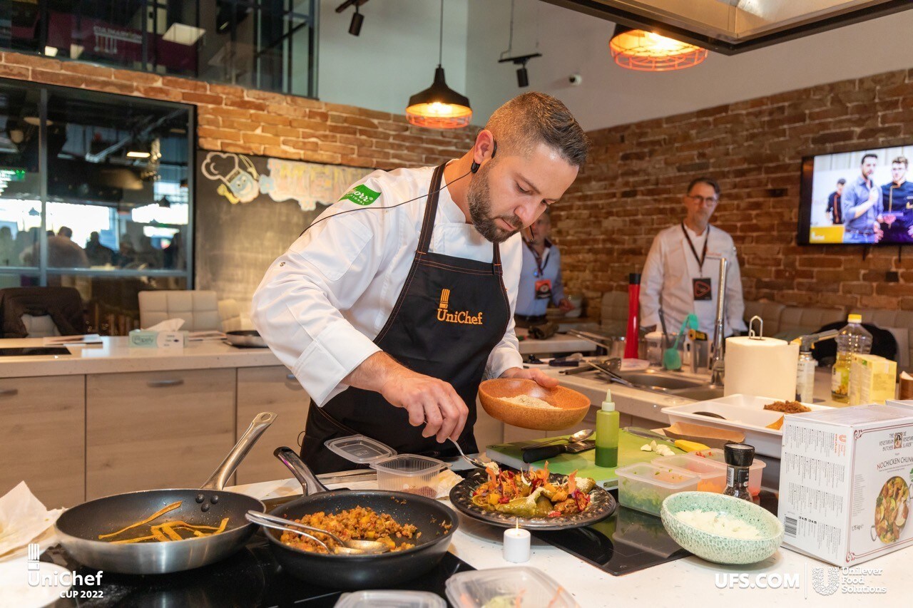 Chef Liviu Preda la Gala Unichef Cup 2022 Chef Liviu Preda la Gala Unichef Cup 2022