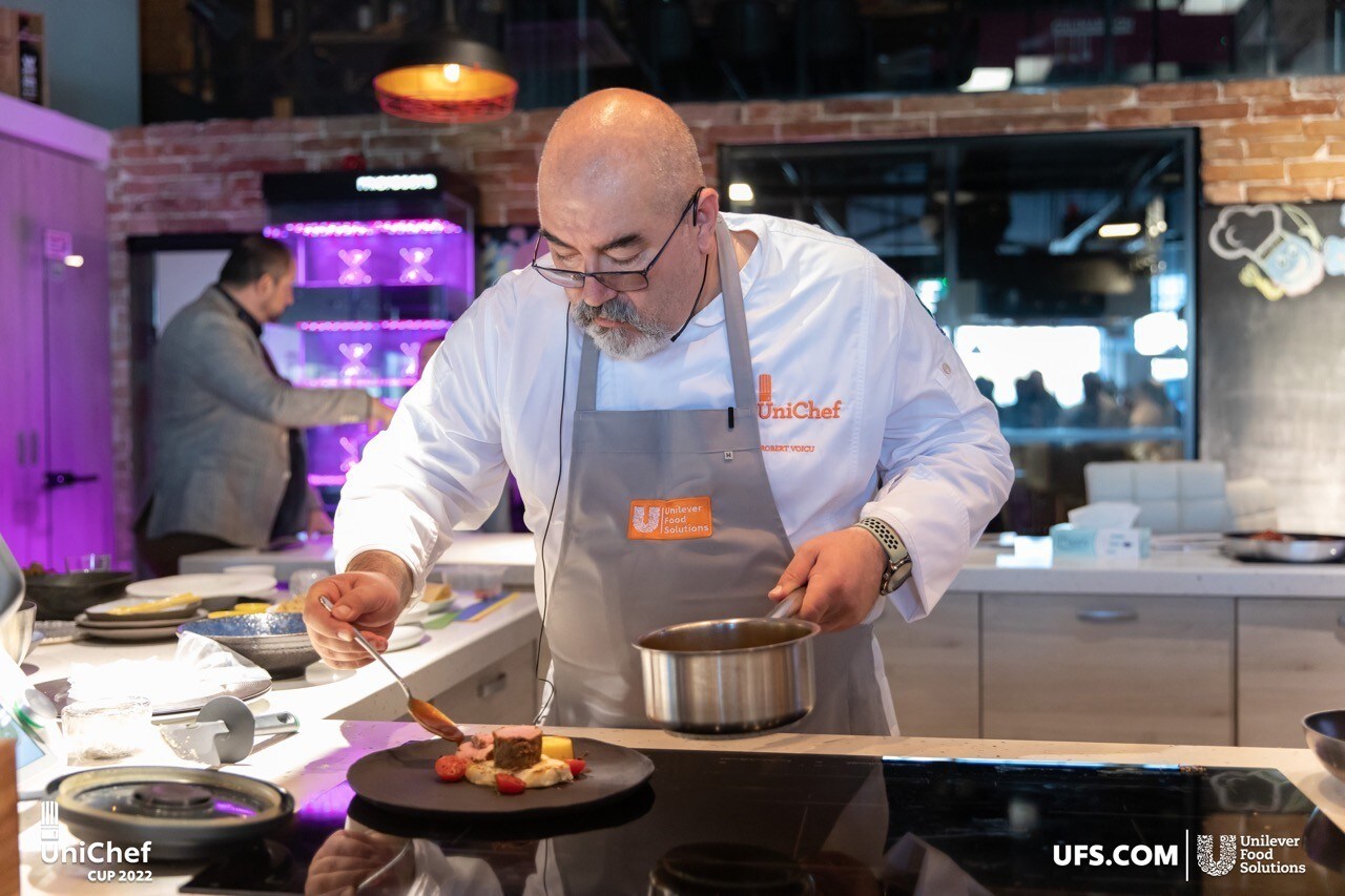 Chef Robert Voicu la Gala Unichef Cup 2022 Chef Robert Voicu la Gala Unichef Cup 2022